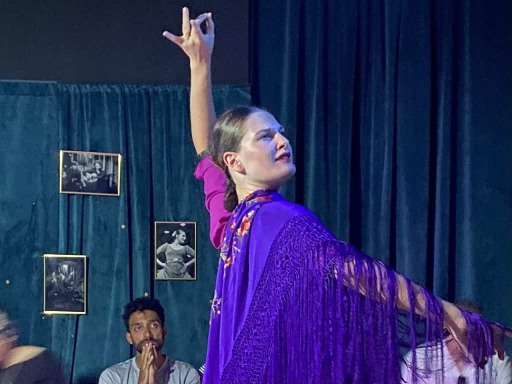 experiencia flamenco en vivo en Casa Flamenco Azahar Sevilla