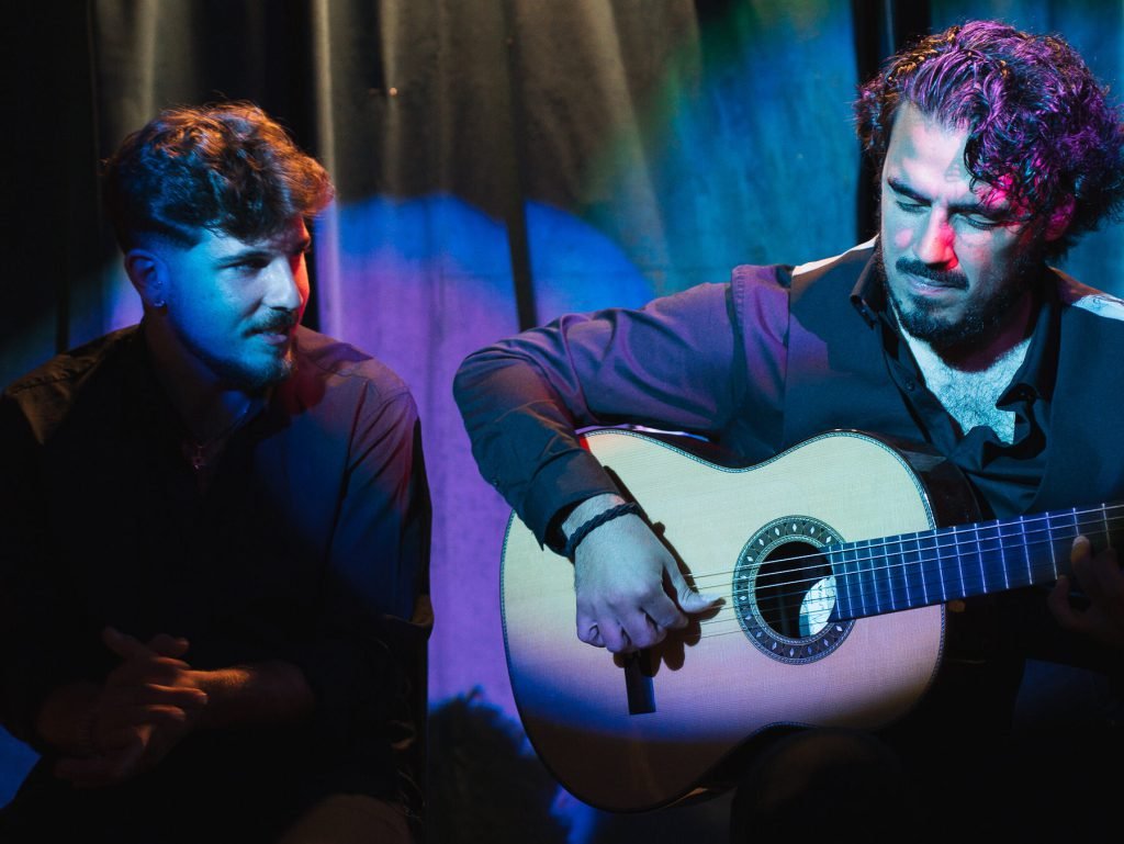 guitarrista flamenco en Sevilla en Casa Flamenco Azahar